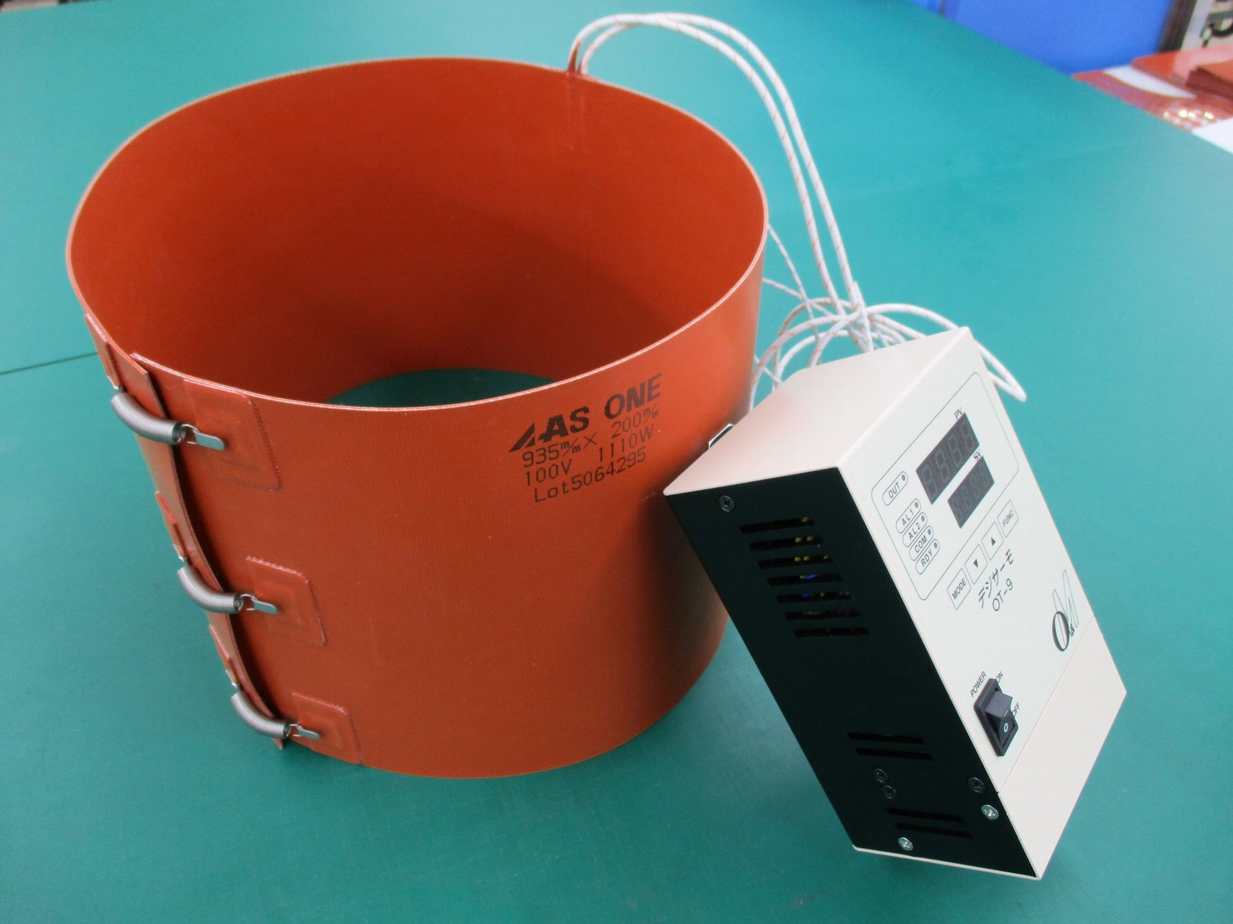 アズワン シリコンラバーヒーターMG 250X350 (1-1177-07) 《研究・実験用機器》 1-1177-02 Silicone Rubber Heater MG 250 x 100 AXEL GLOBALASONE